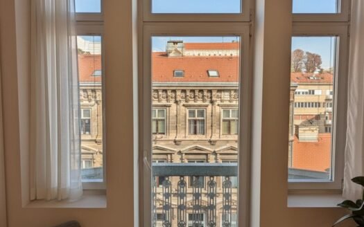 Prime Zagreb Living: Modern Apartment in Historic Location