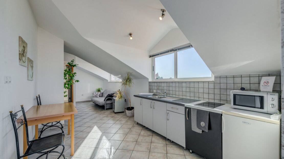 Podstrana sea view penthouse property photo 14