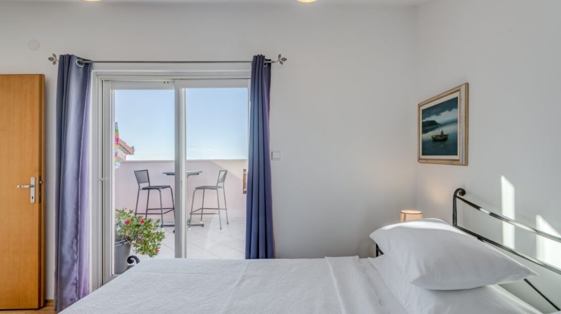 Podstrana sea view penthouse property photo 20