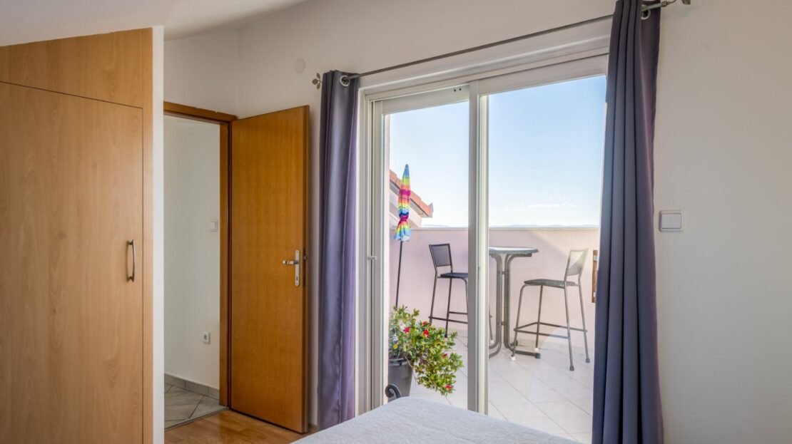 Podstrana sea view penthouse property photo 22