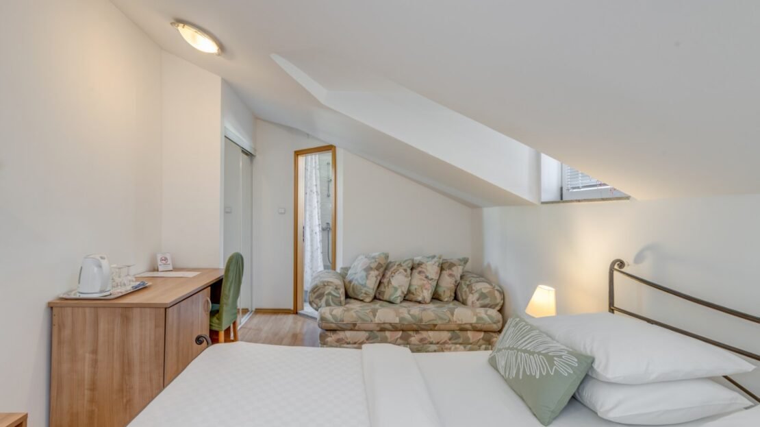 Podstrana sea view penthouse property photo 29