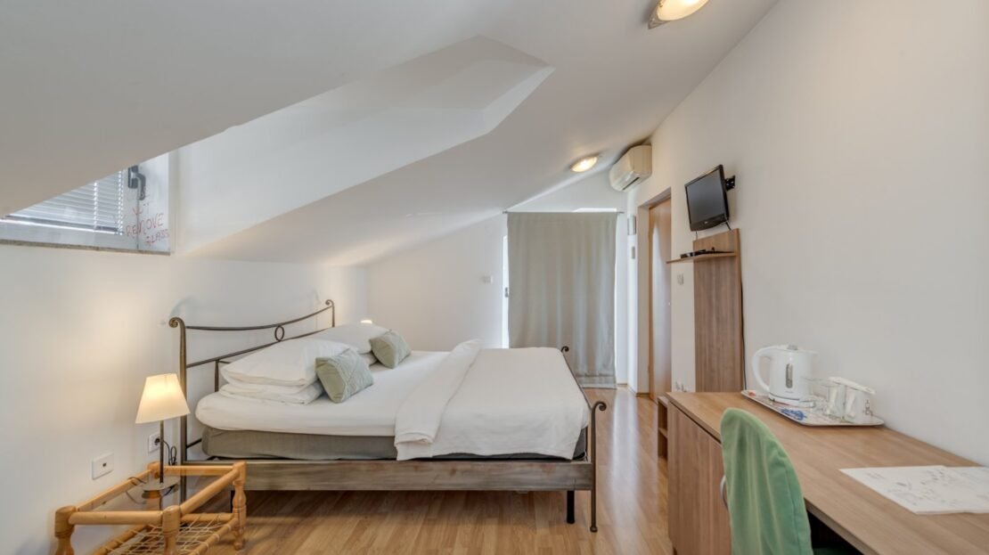 Podstrana sea view penthouse property photo 30