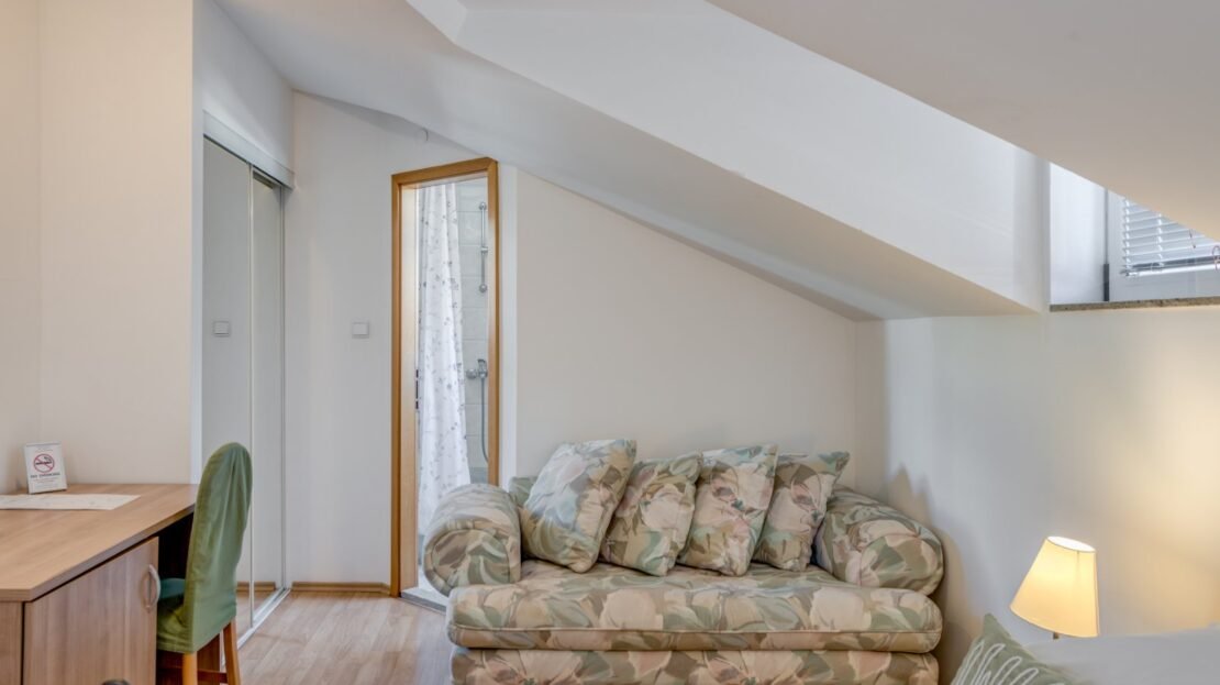 Podstrana sea view penthouse property photo 31