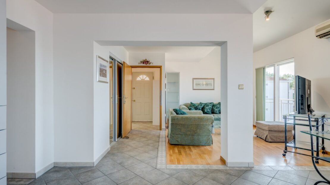 Podstrana sea view suite 3 property photo 10