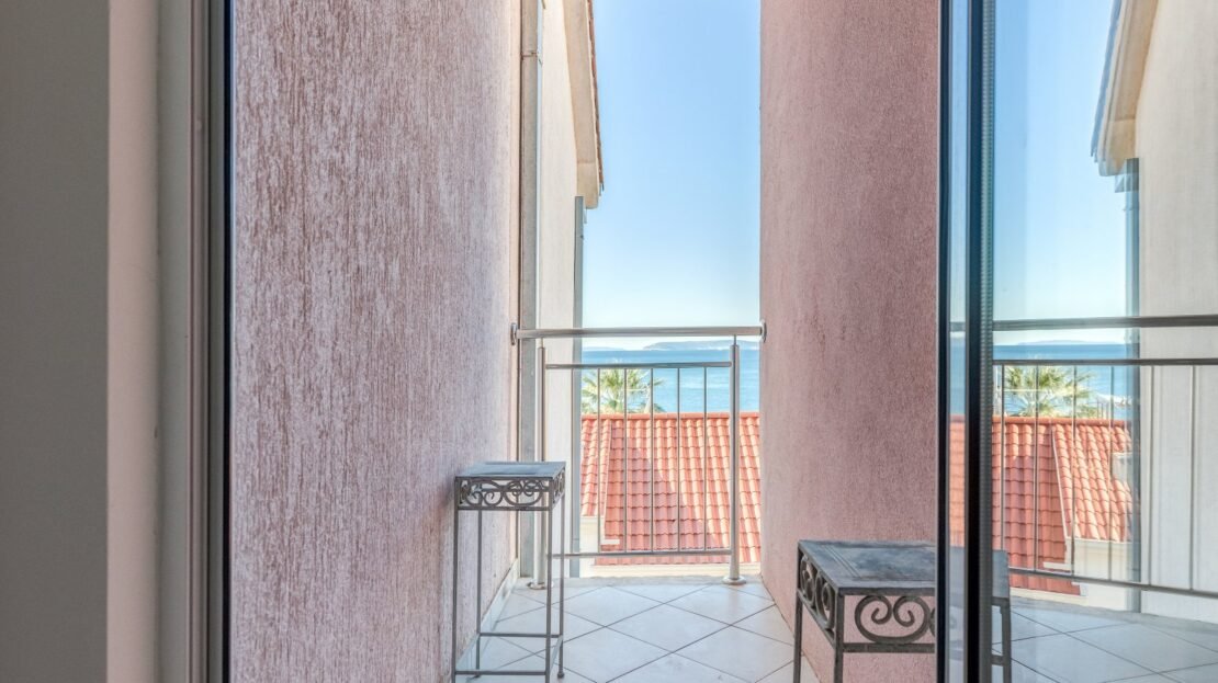 Podstrana sea view suite 3 property photo 27