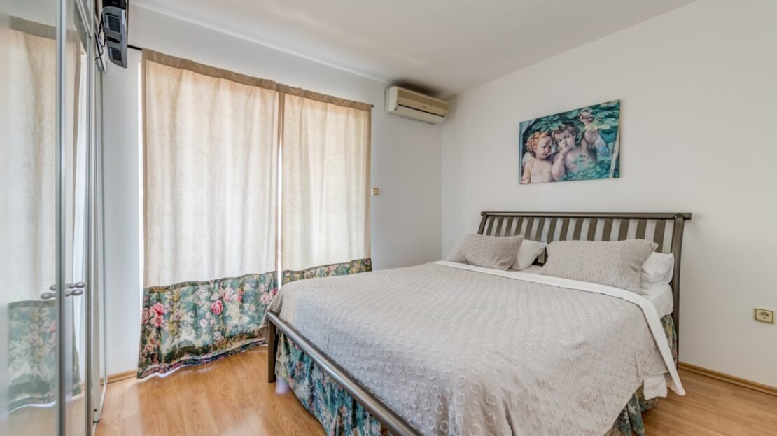 Podstrana sea view suite 3 property photo 29