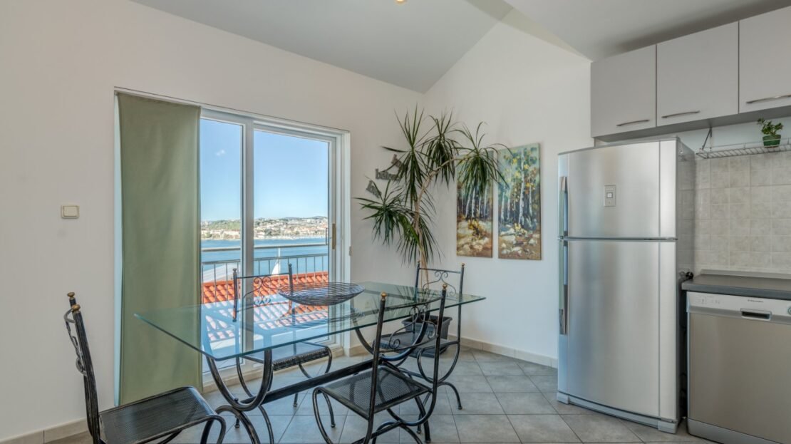 Podstrana sea view suite 3 property photo 3