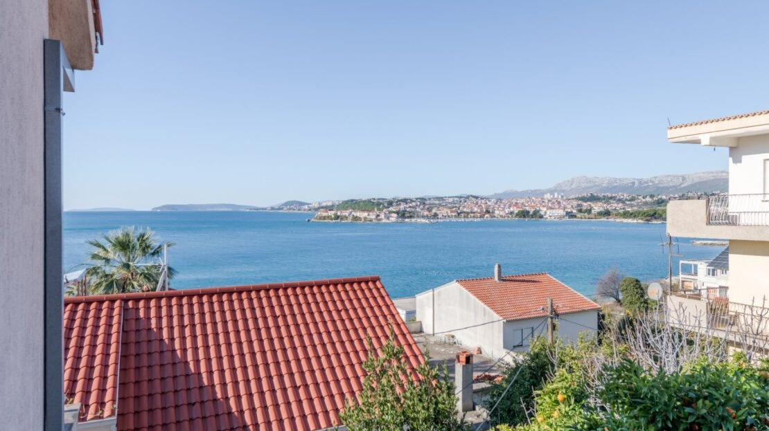Podstrana sea view suite 3 property photo 30