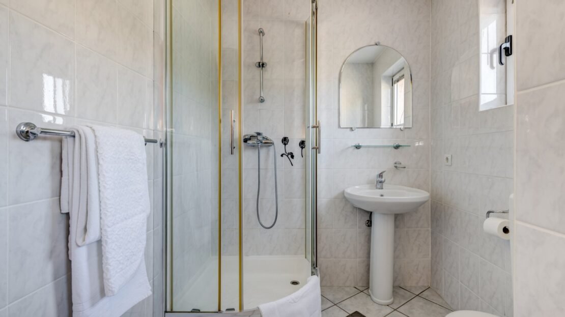 Podstrana sea view suite 3 property photo 39