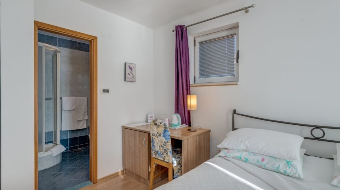 Podstrana sea view suite 3 property photo 45