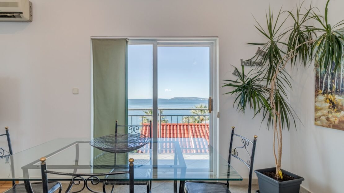 Podstrana sea view suite 3 property photo 8