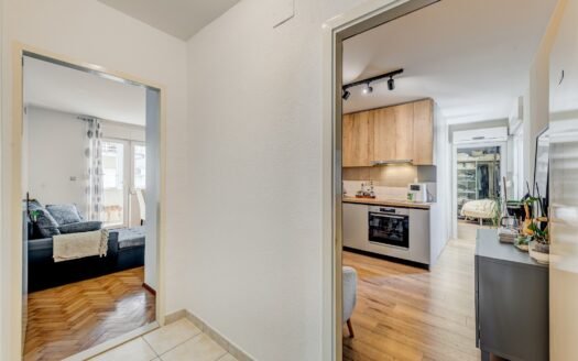 Dual-Unit Renovated Apartment in Split – Central Dobri