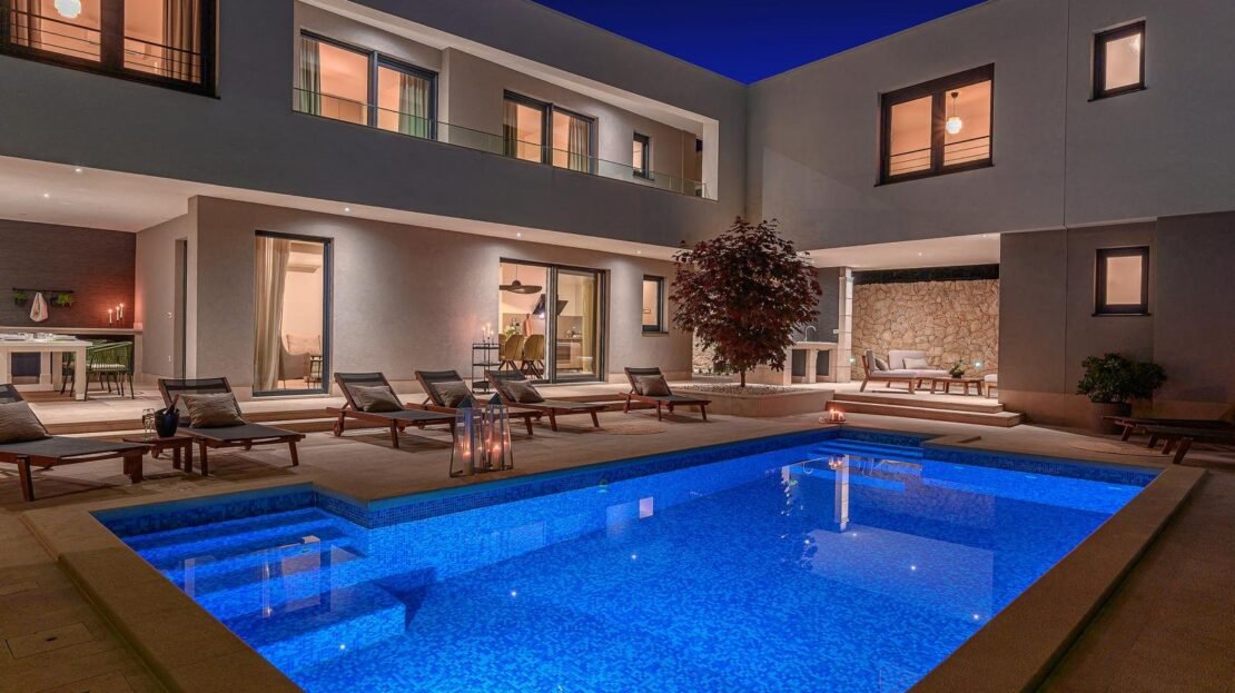 Exclusive Villa Adria Kaštel Sućurac photo 1