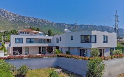 Exclusive Villa in Kaštel Sućurac with Sea Views