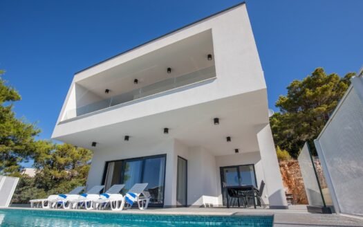 Luxury Villa for Sale in Komarna, Croatia – Sea Views, Pool & 235m²