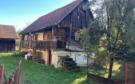 Traditional Croatian Homestead (74 m²) with Farm Buildings in Jarče Polje — Duga Resa, Karlovac